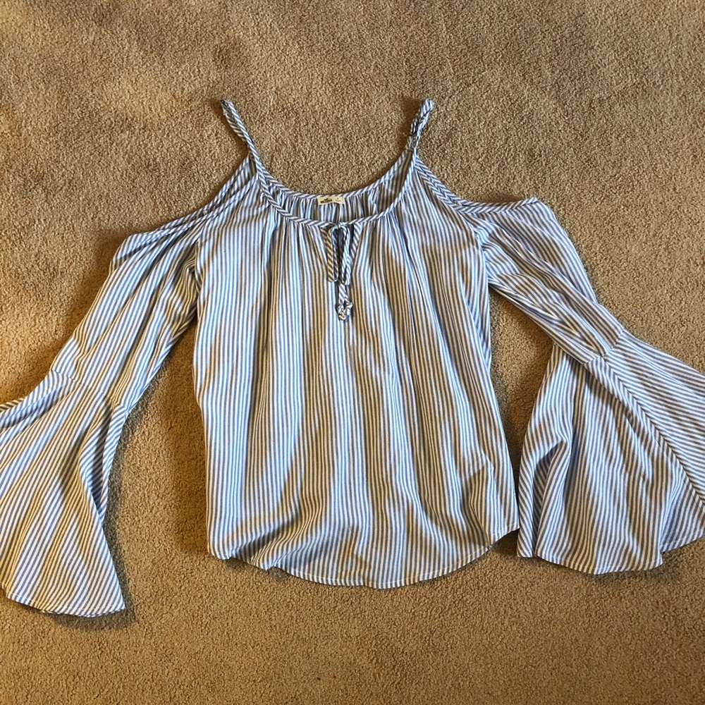 Hollister Top NEW